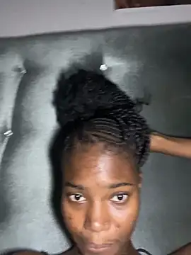 Snapshot of ShakiraThompss18 chatting on June 19, 5:45 am ShakiraThompss18 online show from June 19, 5:45 am