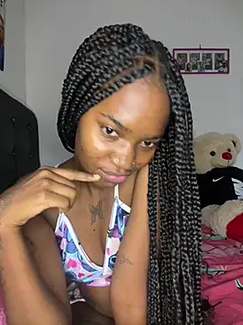 Snapshot of ShakiraThompss18 chatting on July 2, 3:23 am ShakiraThompss18 online show from July 2, 3:23 am