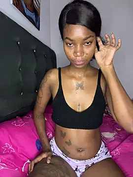 Snapshot of ShakiraThompss18 chatting on July 23, 1:20 pm ShakiraThompss18 online show from July 23, 1:20 pm