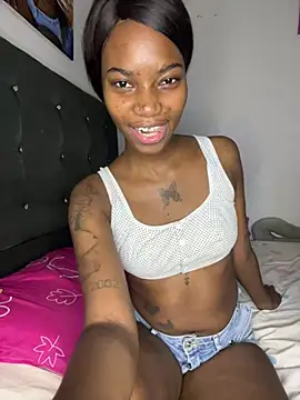 Snapshot of ShakiraThompss18 chatting on July 29, 1:15 am ShakiraThompss18 online show from July 29, 1:15 am