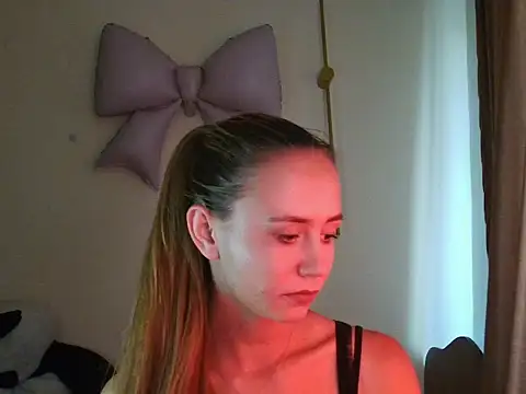 Snapshot of MyLittle_Flame_ chatting on July 12, 1:35 pm MyLittle Flame online show from July 12, 1:35 pm