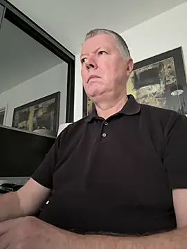 Snapshot of cumboy chatting on December 17, 12:22 pm cumboy online show from December 17, 12:22 pm