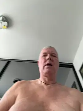 Snapshot of cumboy chatting on January 6, 2:03 pm cumboy online show from January 6, 2:03 pm