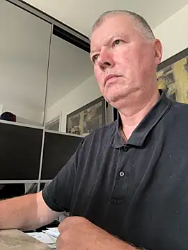 Snapshot of cumboy chatting on October 2, 2:24 pm cumboy online show from October 2, 2:24 pm