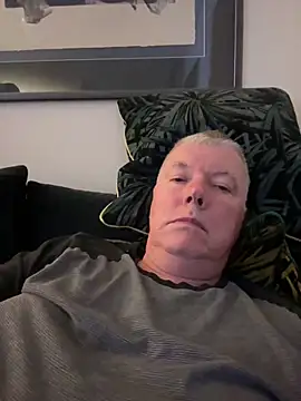 Snapshot of cumboy chatting on November 9, 11:36 pm cumboy online show from November 9, 11:36 pm