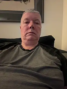 Snapshot of cumboy chatting on December 15, 12:04 am cumboy online show from December 15, 12:04 am