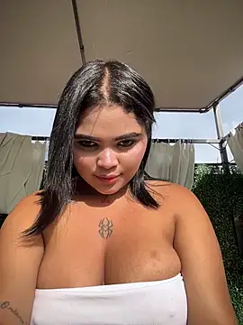 HoneyBunXXX online show from July 3, 1:06 pm