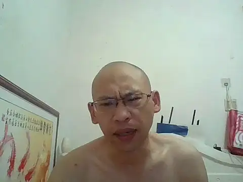 Snapshot of benly888 chatting on July 4, 10:49 pm benly888 online show from July 4, 10:49 pm
