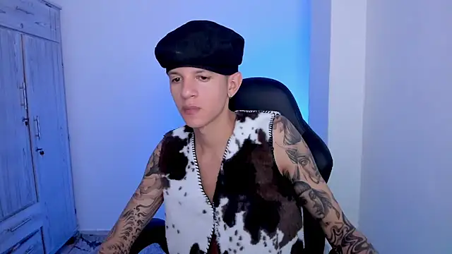 tylerrnova online show from July 1, 3:19 am