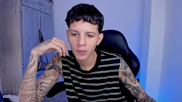 tylerrnova online show from August 3, 3:16 am
