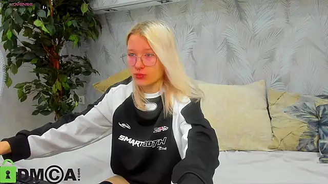 Nika-Smith online show from August 6, 9:22 am