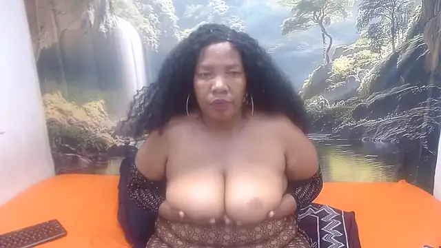 Snapshot of CURVYELEGANCExxx chatting on July 10, 3:25 pm CURVYELEGANCExxx online show from July 10, 3:25 pm