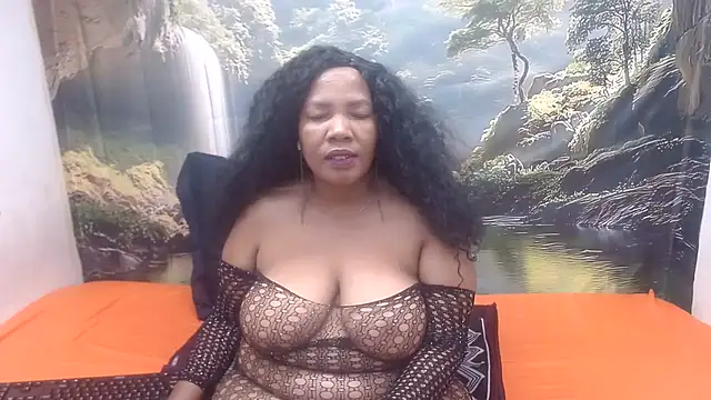 Snapshot of CURVYELEGANCExxx chatting on July 11, 3:31 am CURVYELEGANCExxx online show from July 11, 3:31 am