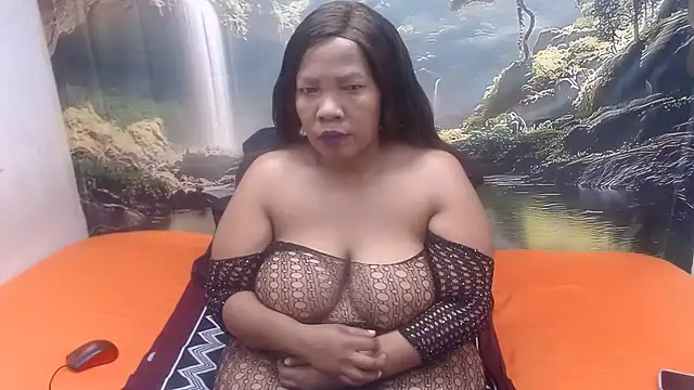 Snapshot of CURVYELEGANCExxx chatting on July 15, 4:40 am CURVYELEGANCExxx online show from July 15, 4:40 am