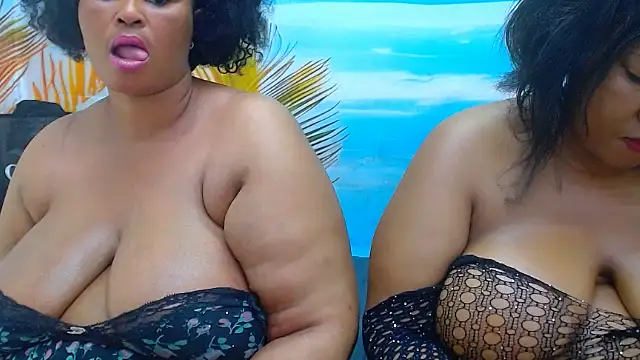 Snapshot of CURVYELEGANCExxx chatting on July 19, 1:37 pm CURVYELEGANCExxx online show from July 19, 1:37 pm