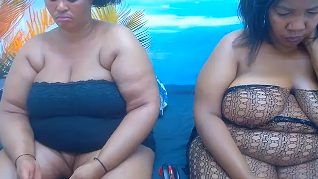 Snapshot of CURVYELEGANCExxx chatting on July 25, 2:25 pm CURVYELEGANCExxx online show from July 25, 2:25 pm