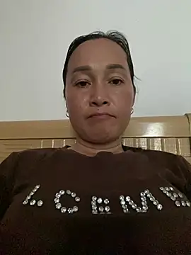 Snapshot of Loly_hana chatting on August 2, 12:42 am Loly hana online show from August 2, 12:42 am