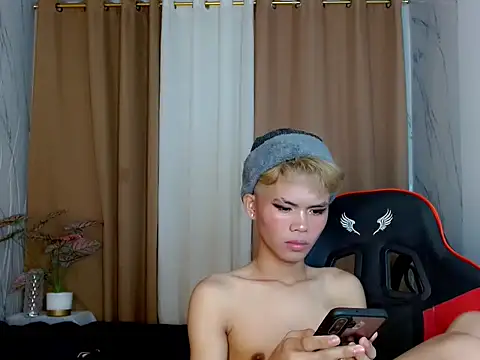 Snapshot of forthydoll chatting on July 1, 2:57 am forthydoll online show from July 1, 2:57 am
