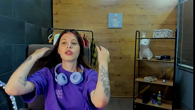 Snapshot of SusannFisher chatting on July 2, 9:04 am SusannFisher online show from July 2, 9:04 am