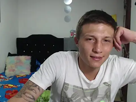 Stiiveen777 online show from July 16, 12:38 am