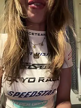 Snapshot of candiice84 chatting on June 17, 7:37 pm candiice84 online show from June 17, 7:37 pm