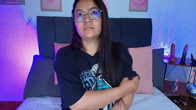 samm curvy online show from July 5, 8:43 am