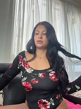 Snapshot of Mia_Alarie chatting on July 24, 4:05 pm Mia Alarie online show from July 24, 4:05 pm