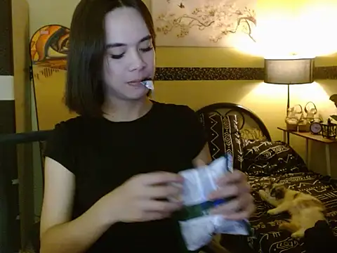 Snapshot of SweetTs4u chatting on June 22, 4:42 am SweetTs4u online show from June 22, 4:42 am