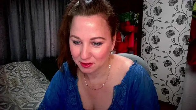 Snapshot of MirandaSummer2 chatting on June 24, 6:12 am MirandaSummer2 online show from June 24, 6:12 am