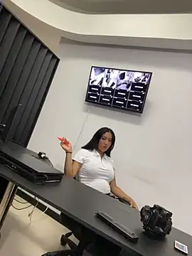 Snapshot of Julieta_Vegaax chatting on June 19, 3:11 am Julieta Vegaax online show from June 19, 3:11 am