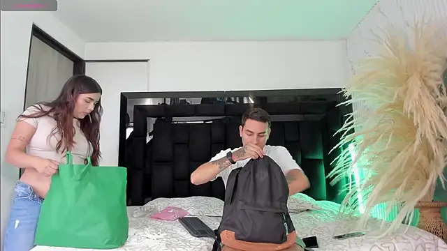 Snapshot of GabbyAndDominic chatting on August 5, 1:25 pm GabbyAndDominic online show from August 5, 1:25 pm