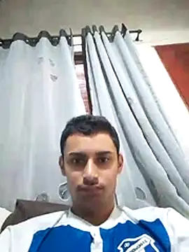Snapshot of Binhomadeira chatting on July 2, 11:33 pm Binhomadeira online show from July 2, 11:33 pm