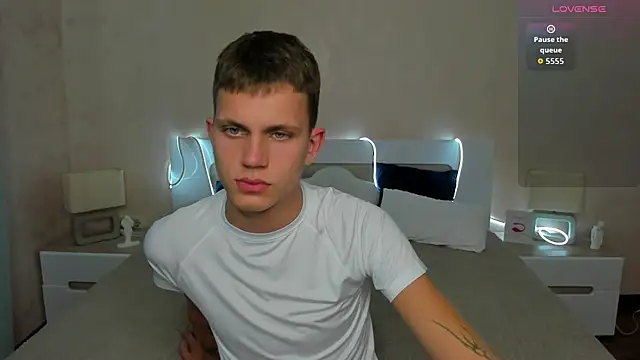 m0neyken online show from July 10, 3:00 am