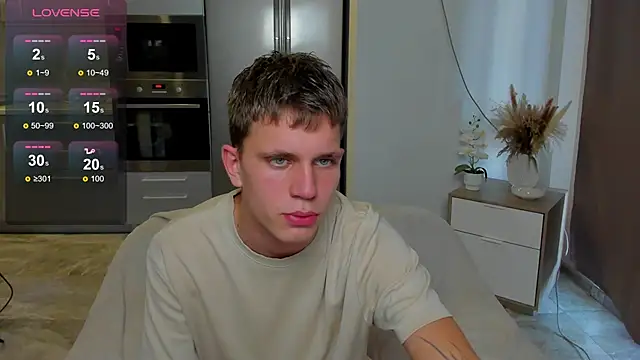 m0neyken online show from August 1, 3:28 am
