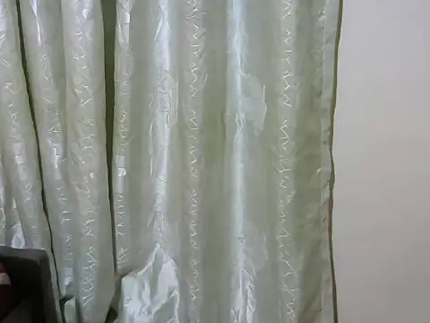 shypretty online show from July 17, 5:29 pm