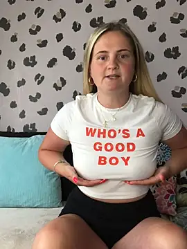 Snapshot of Juicy_BabeXo chatting on June 27, 2:12 pm Juicy BabeXo online show from June 27, 2:12 pm