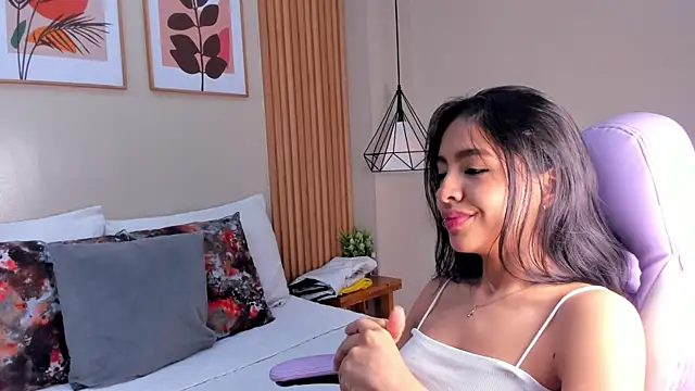 Amara Connors online show from June 26, 2:10 pm