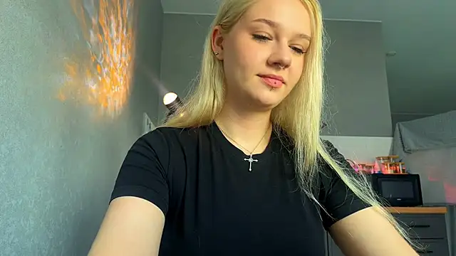 MichelleMargiela online show from August 2, 2:54 am