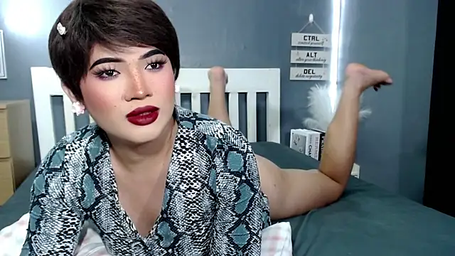 STUCK on YOU  online show from November 11, 7:03 pm