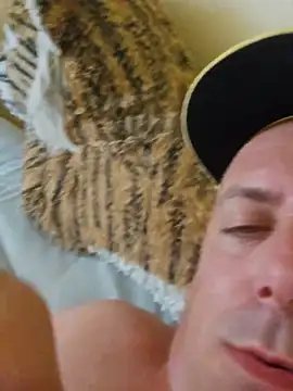 heterohotguy78 online show from August 7, 9:44 am
