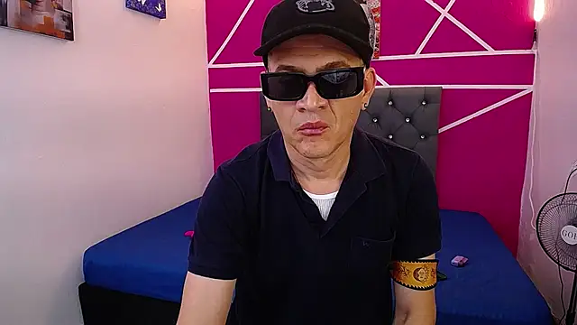Cesirry  online show from July 16, 7:20 pm