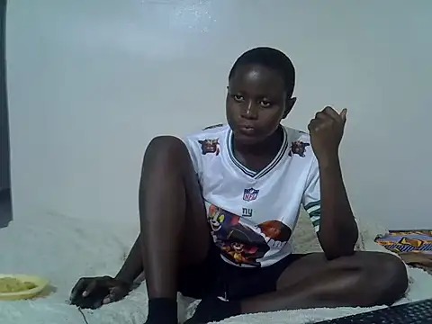Snapshot of milky_gal_ebony chatting on July 1, 1:13 pm milky gal ebony online show from July 1, 1:13 pm