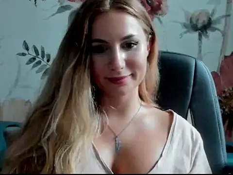 SweetLissi online show from August 4, 5:15 pm