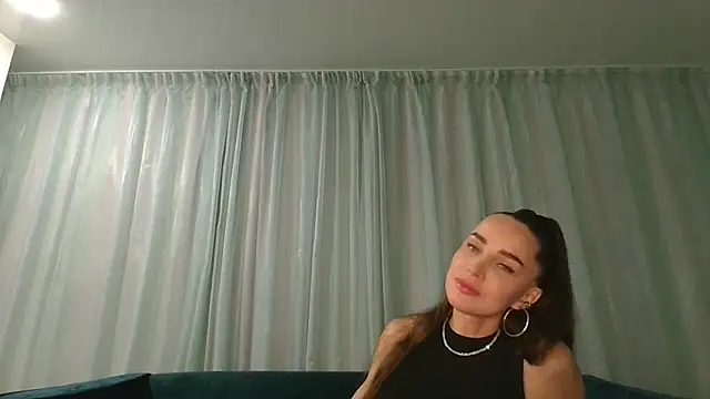 Zorelia online show from June 25, 8:02 pm