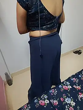 Mangelxoxo online show from July 21, 7:05 pm