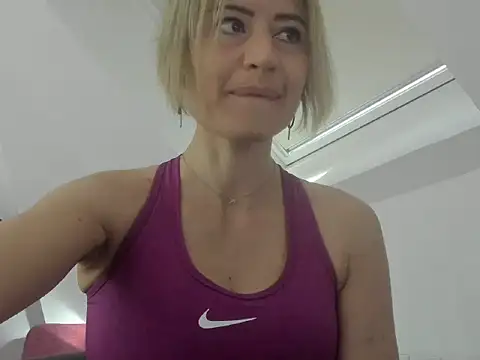 Snapshot of Ssoniaaa chatting on March 8, 2:19 pm Ssoniaaa online show from March 8, 2:19 pm