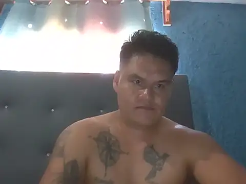 LatinoLeones online show from June 29, 10:21 pm