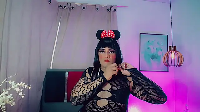Snapshot of natalie_vegas_ chatting on August 1, 11:31 am natalie vegas online show from August 1, 11:31 am