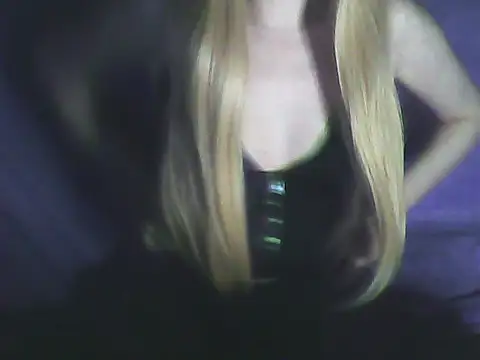 Corilyn online show from August 1, 6:40 pm