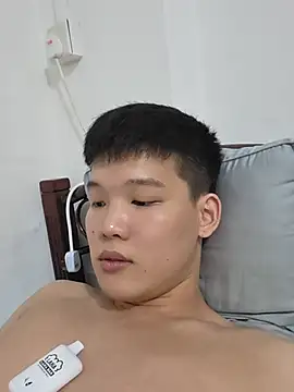 Snapshot of apexboy23 chatting on June 23, 3:32 pm apexboy23 online show from June 23, 3:32 pm